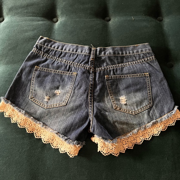 Listicle Lace Trim Jean Shorts Size: medium - Picture 4 of 6